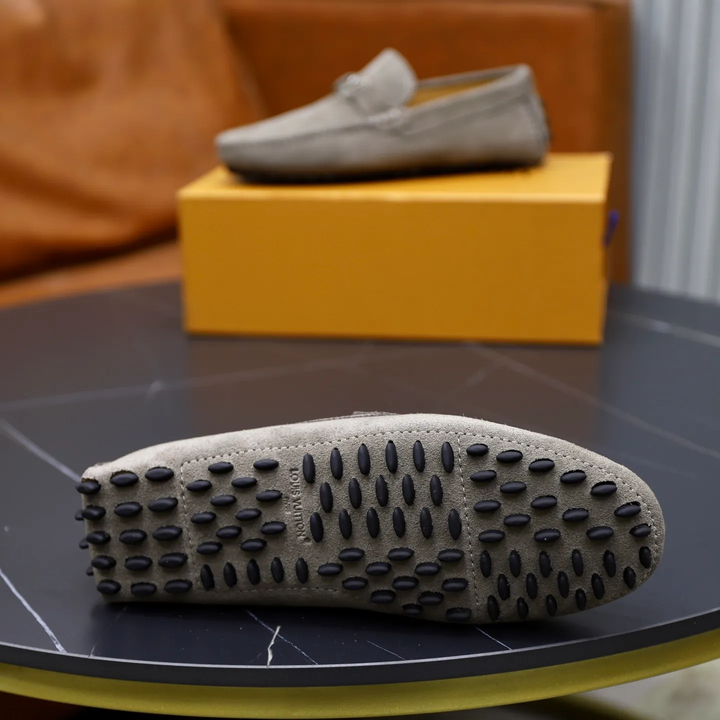 Ex-factory price: 480💰【LV】Louis Vuitton ⚠️High-end men’s driving and pedal series ⚠️38-44 (customized for 45) ⚠️All original cowhide leather! Thick and soft! Made entirely of calfskin lining! The latest non-slip beanie sole! Three-dimensional package technology! Fashionable and classic! Handicrafts! Original high quality! Feel free to compare!